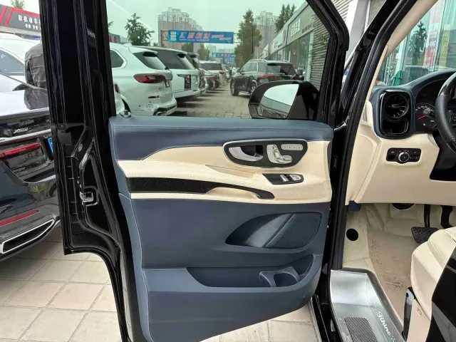 Rhein Auto Traveler — Фото автомобиля 4