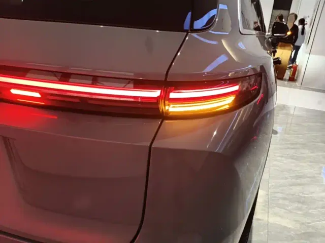 Li Auto L7 — Фото автомобиля 7