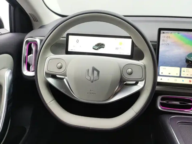 Leapmotor B01 — Фото автомобиля 15