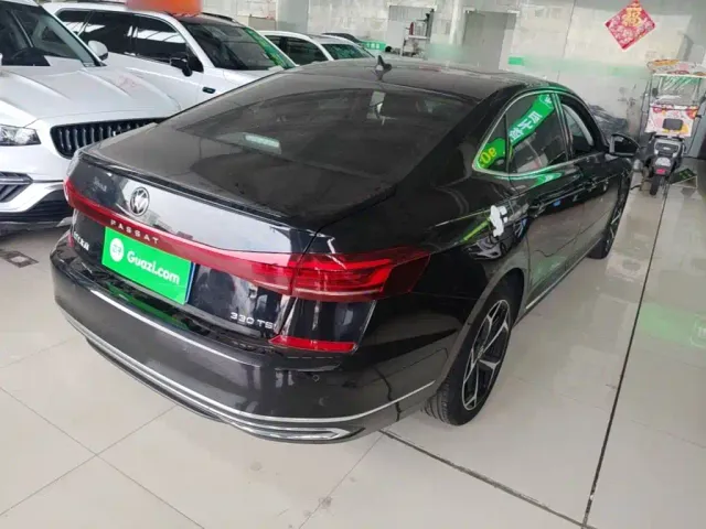 Volkswagen Passat — Фото автомобиля 6