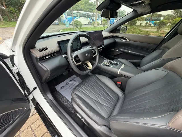Changan Eado — Фото автомобиля 5