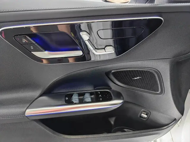 Mercedes-Benz C-Class — Фото автомобиля 4