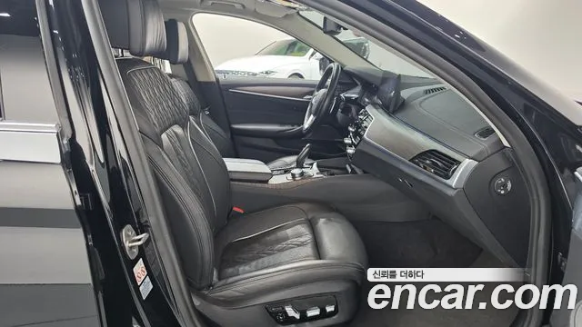 BMW 5 Series G30 — Фото автомобиля 16