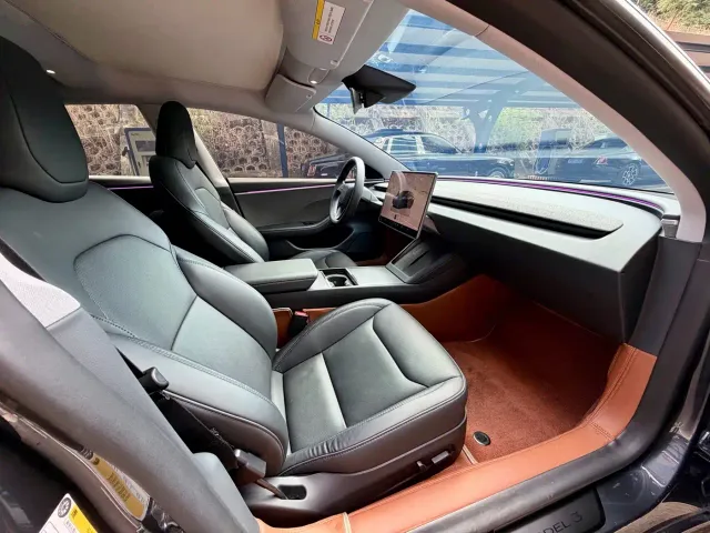 Tesla Model 3 — Фото автомобиля 13