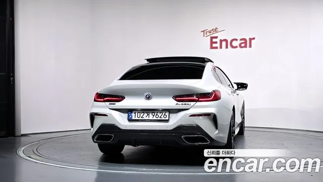 BMW 8 Series G15 — Фото автомобиля 4