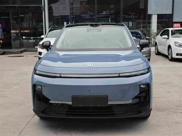 Leapmotor B10 — Фото автомобиля 2