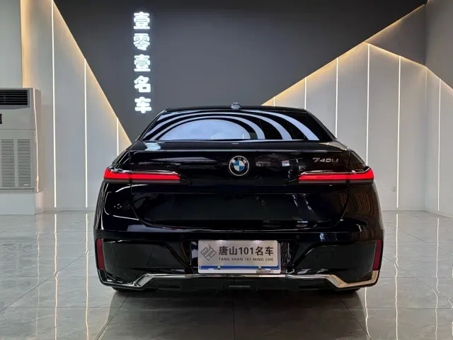 BMW 7 Series — Фото автомобиля 9