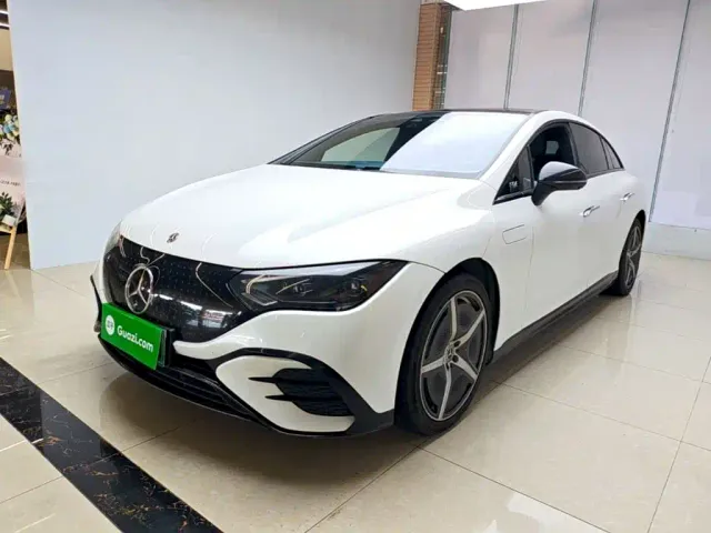 Фотография автомобиля — Mercedes-Benz EQE
