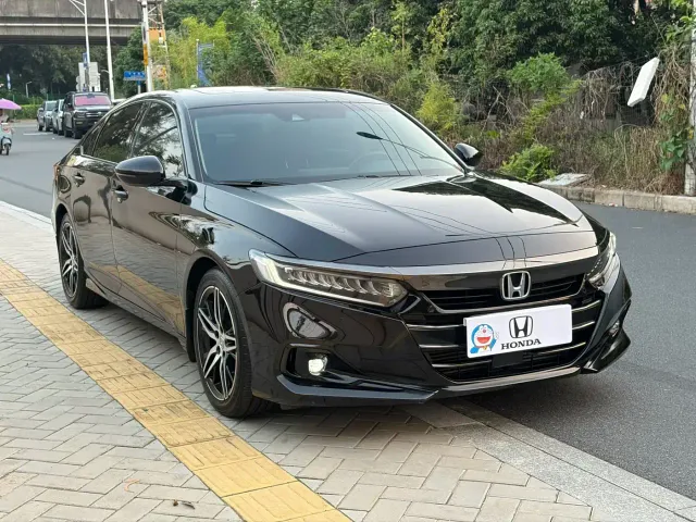 Honda Accord — Фото автомобиля 3
