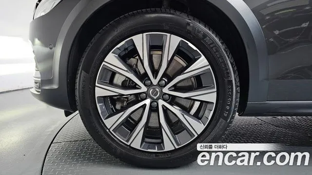 Volvo V90 — Фото автомобиля 5