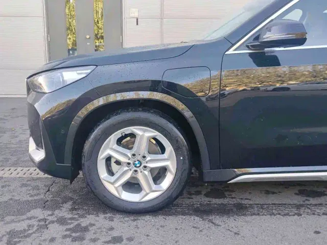 BMW iX1 — Фото автомобиля 14