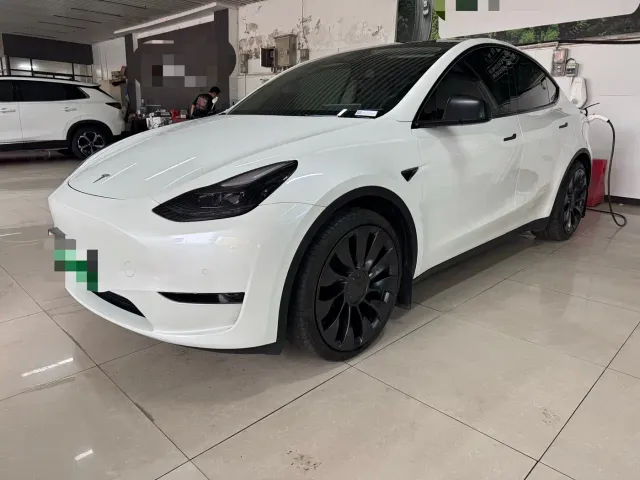 Фотография автомобиля — Tesla Model Y