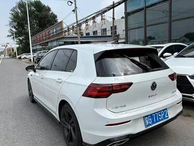 Volkswagen Golf — Фото автомобиля 6