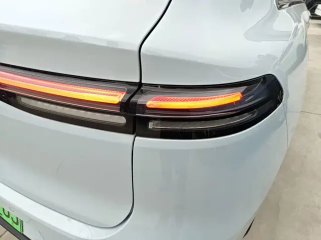 Leapmotor C10 — Фото автомобиля 7
