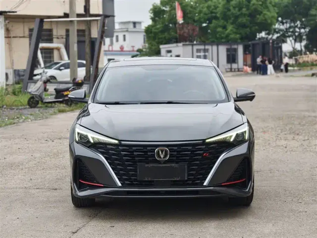 Changan Eado — Фото автомобиля 3