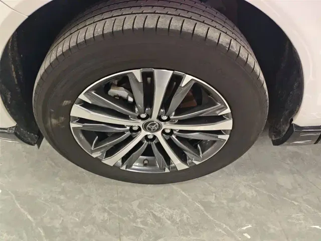 Toyota Venza — Фото автомобиля 22