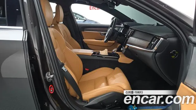 Volvo S90 — Фото автомобиля 16