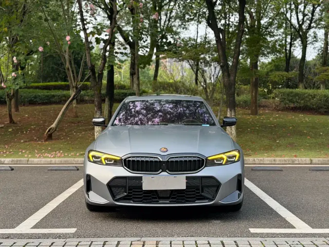 Фотография автомобиля — BMW 3 Series