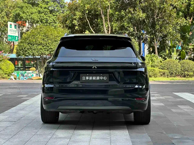 Li Auto L7 — Фото автомобиля 9