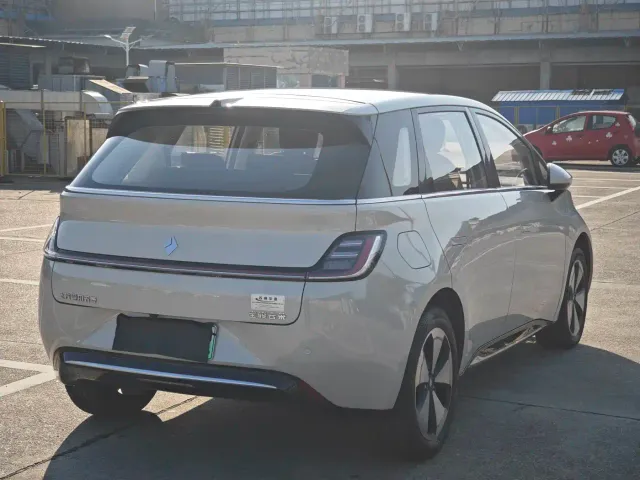 Baojun Cloud — Фото автомобиля 7