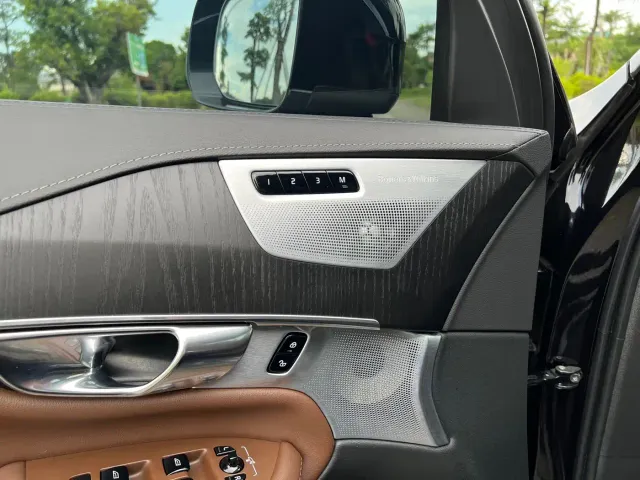 Volvo XC90 — Фото автомобиля 4