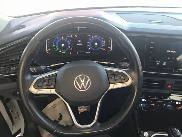 Volkswagen Tayron GTE Plug-in Hybrid — Фото автомобиля 10