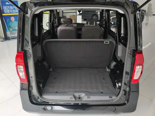 Wuling Zhiguang NEV — Фото автомобиля 4
