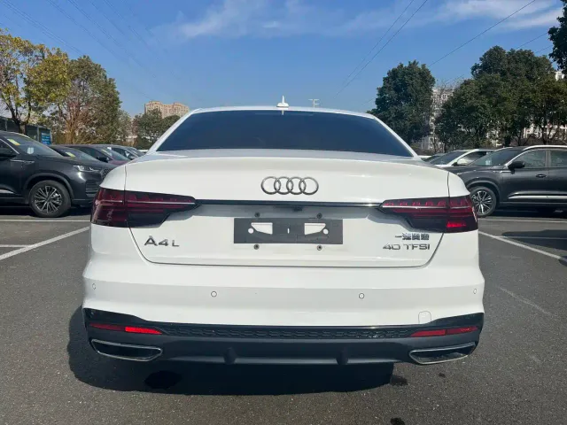 Audi A4L — Фото автомобиля 15