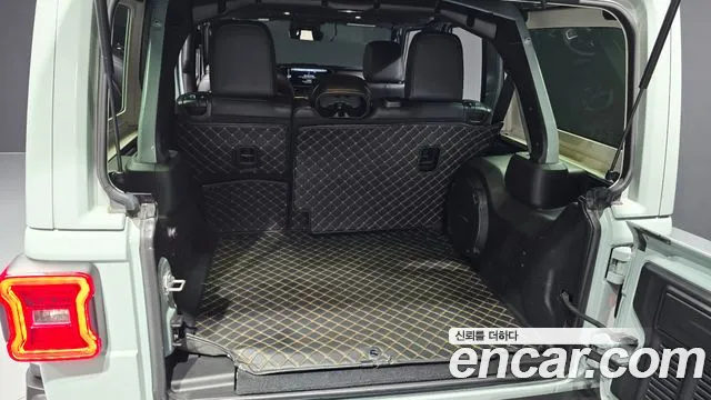 Jeep Wrangler JL — Фото автомобиля 19