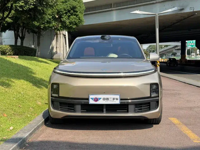 Li Auto L9 — Фото автомобиля 2