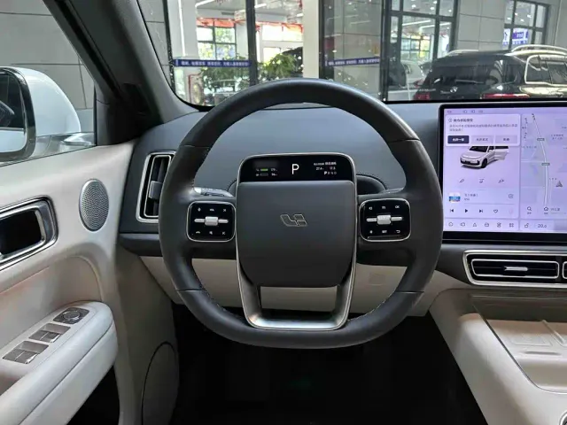 Li Auto L6 — Фото автомобиля 4