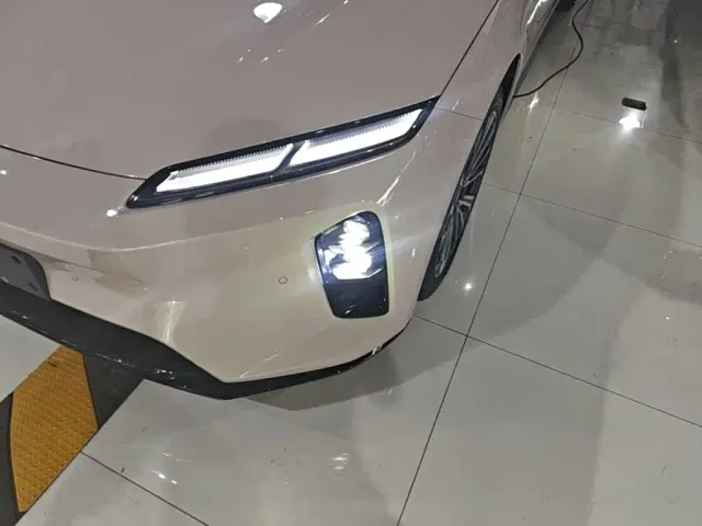 Nio ET5 Touring — Фото автомобиля 23
