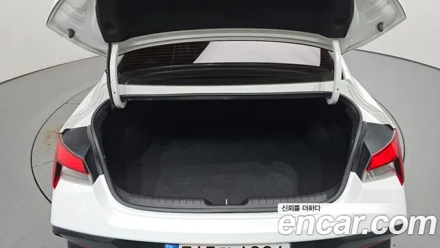 Hyundai Avante — Фото автомобиля 20