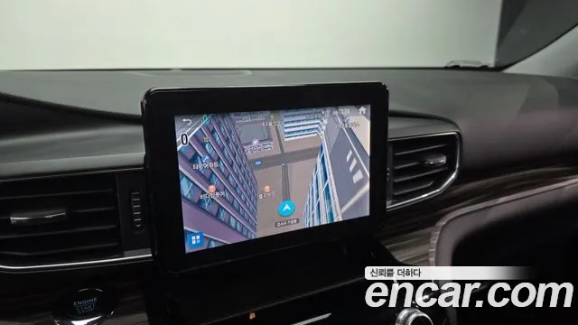 Ford Explorer — Фото автомобиля 15