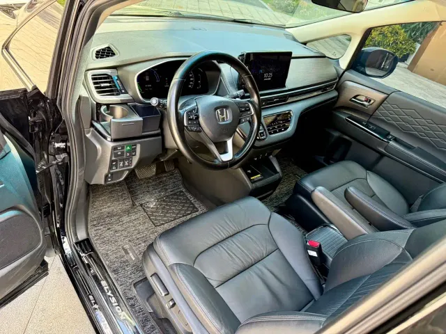 Honda Elysion — Фото автомобиля 4
