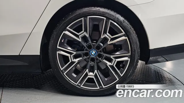 BMW 5-Series 5 серия (G60) — Фото автомобиля 15