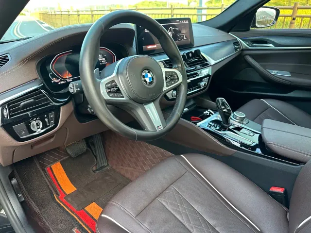 BMW 5 Series — Фото автомобиля 6