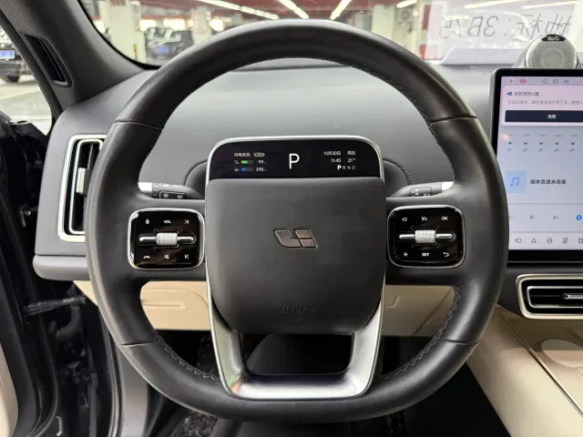 Li Auto L7 — Фото автомобиля 5