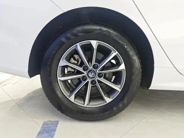 BYD Qin PLUS — Фото автомобиля 6