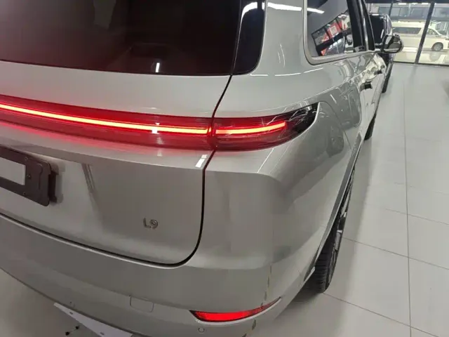 Li Auto L9 — Фото автомобиля 7