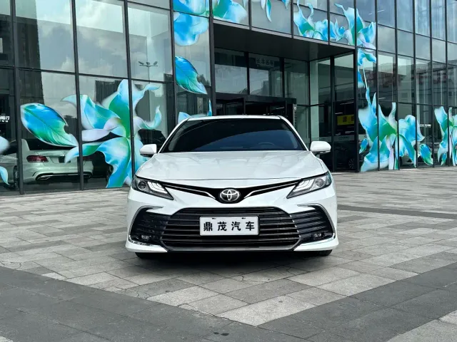 Toyota Camry — Фото автомобиля 2