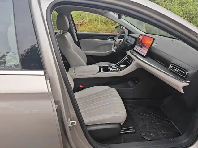 Geely Galaxy Stellar 6 — Фото автомобиля 24