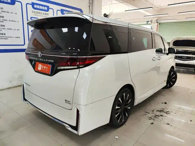 Toyota Vellfire — Фото автомобиля 4