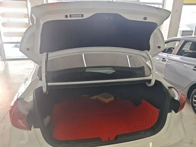 Changan Eado — Фото автомобиля 18