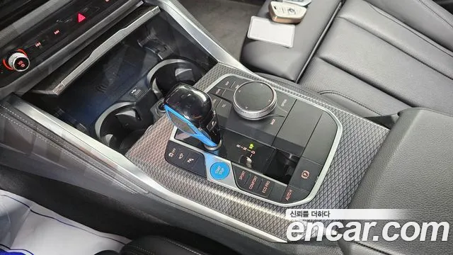 BMW i4 — Фото автомобиля 9