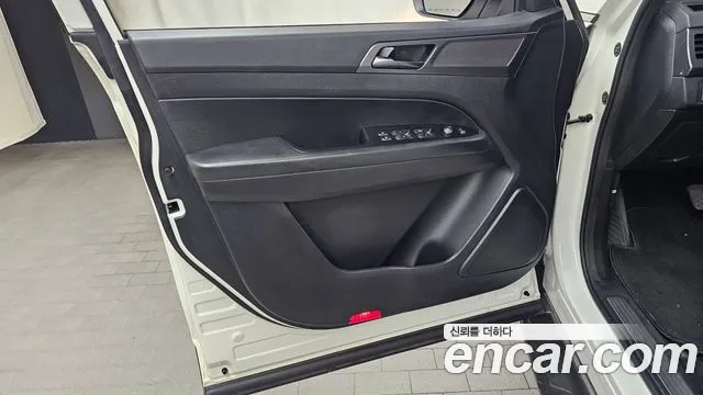 KG_Mobility_Ssangyong Rexton Новый Rexton Sport Дизель 2.2 2WD — Фото автомобиля 24