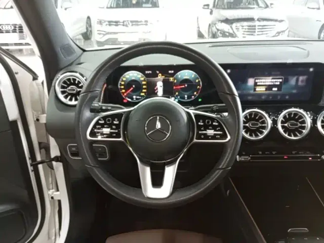 Mercedes-Benz GLB-Class — Фото автомобиля 6