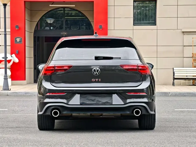 Volkswagen Golf GTI — Фото автомобиля 8