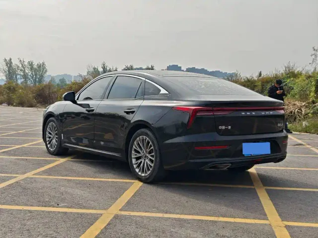 Bestune B70 — Фото автомобиля 10