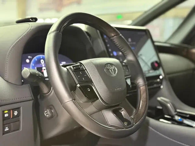 Toyota Alphard — Фото автомобиля 7